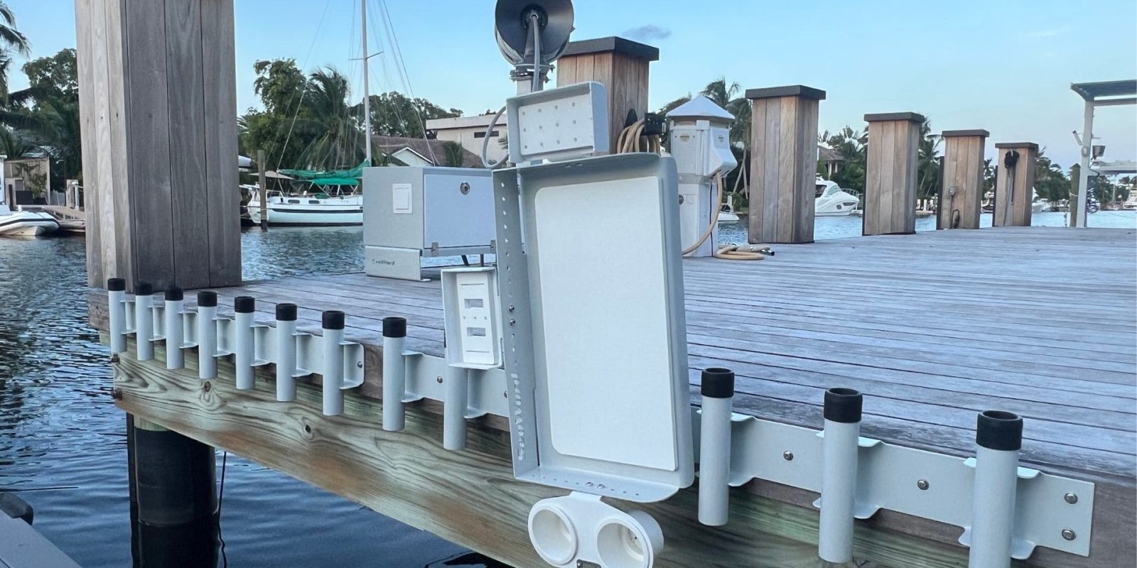 Bait Station View 5 Rod Holder Boat Cutting Board Bait Station View 5 Rod Holder Boat Cutting Board